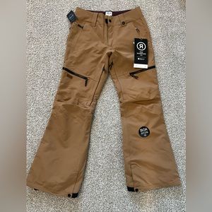 Women’s snowboarding pants
